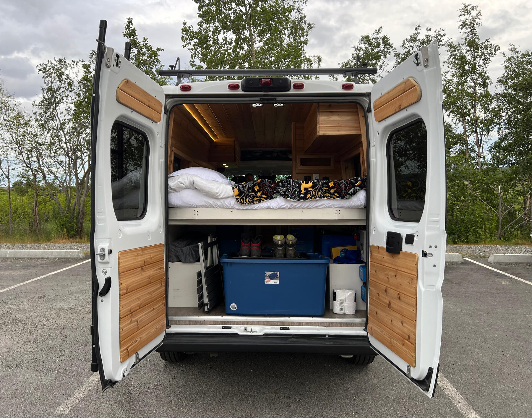 Van 02