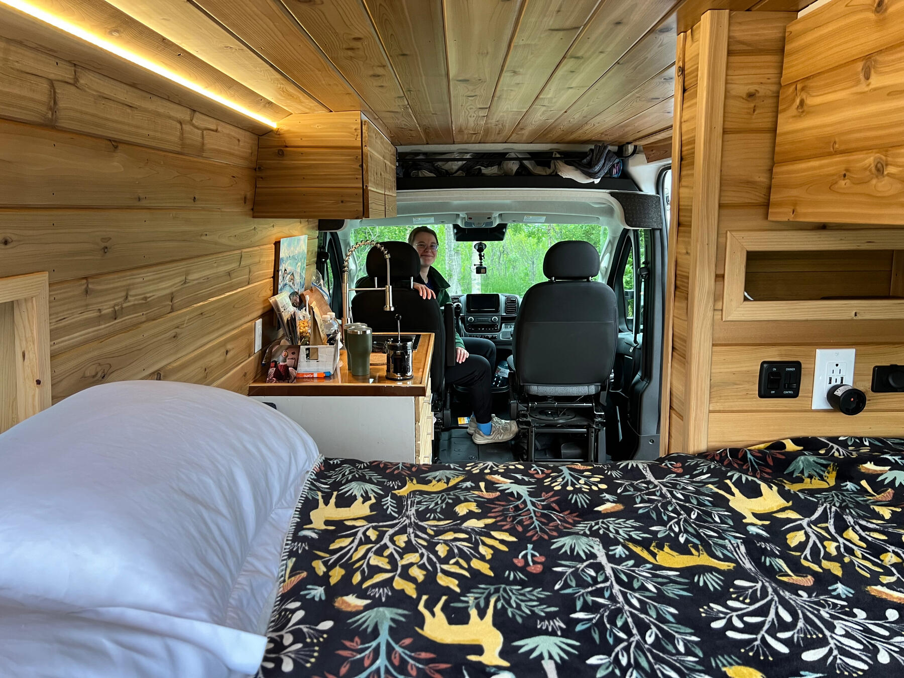 Van 03