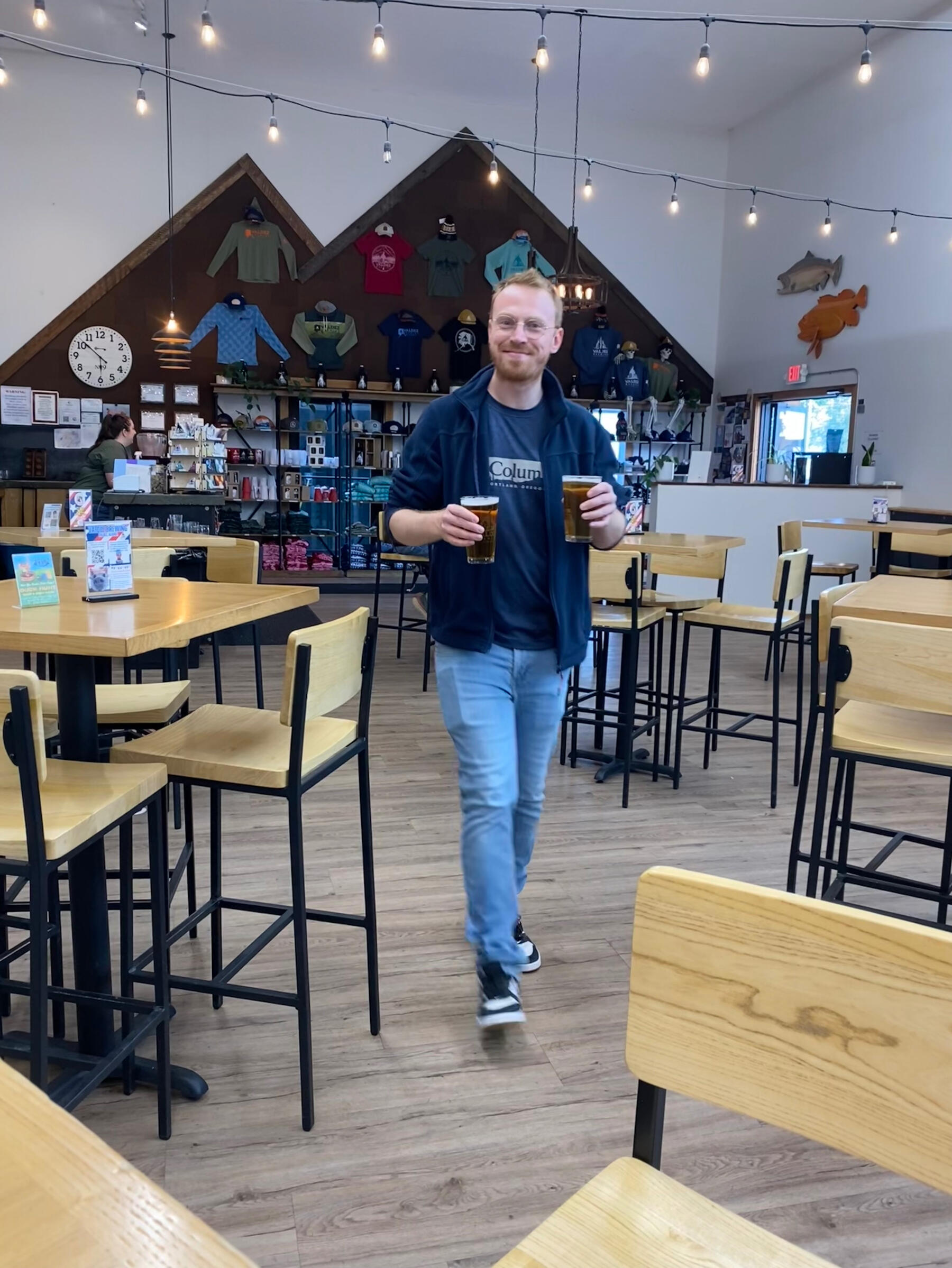 Daniel bringt Bier